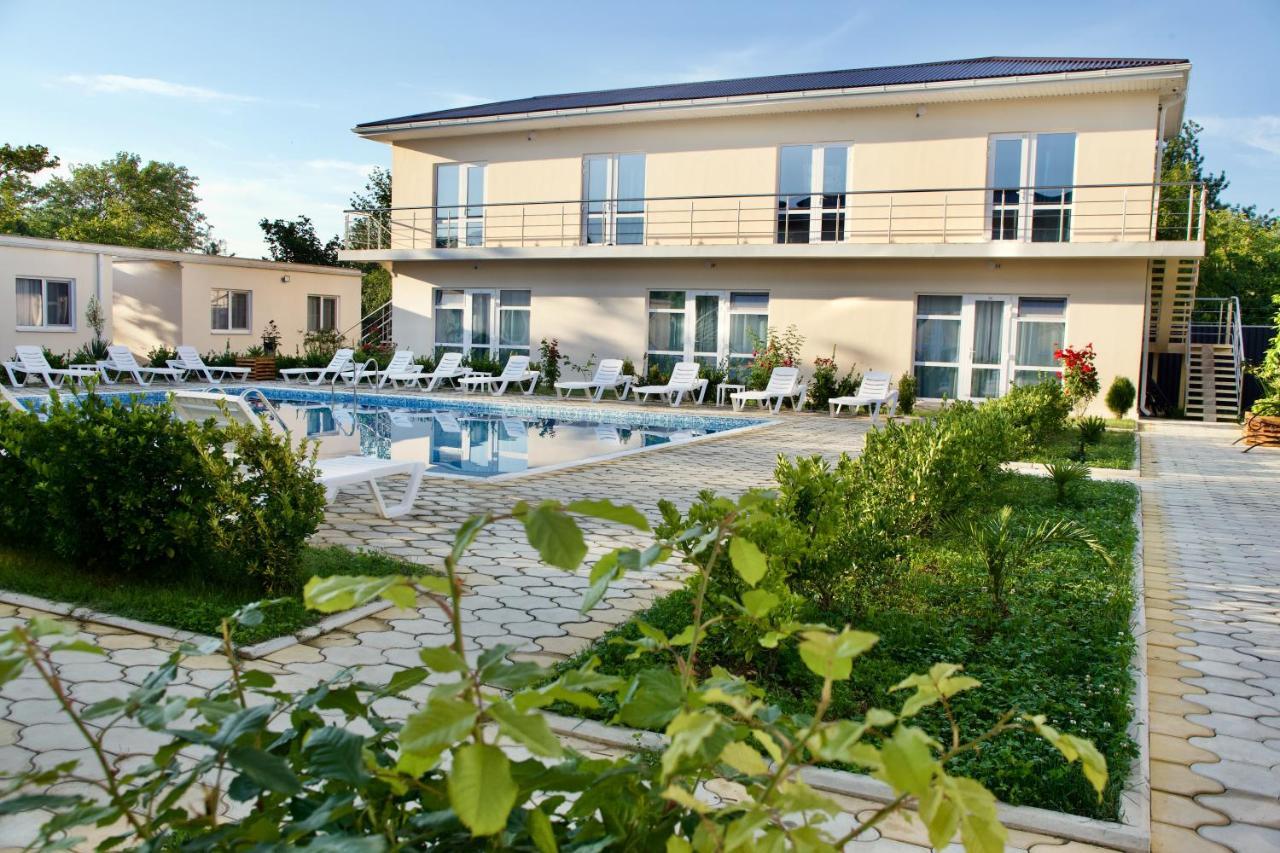 Family Resort Bambora Gudauta Eksteriør billede